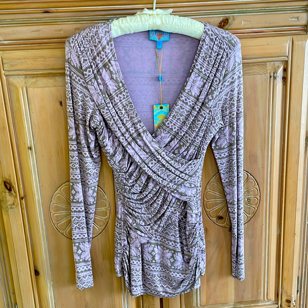 Women’s Wrap Top